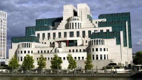 MI6 Launches Deep Web Portal to Recruit Spies in the Russian Federation